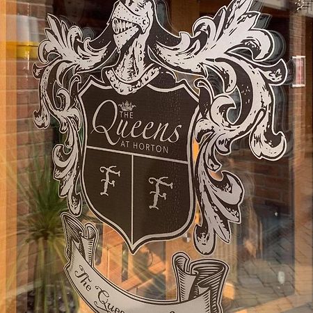The Queens At Horton Telford Extérieur photo