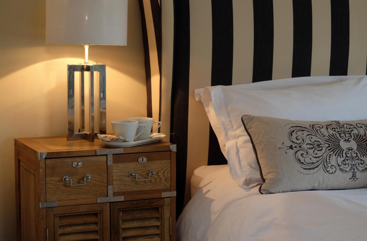 The Queens At Horton Telford Extérieur photo