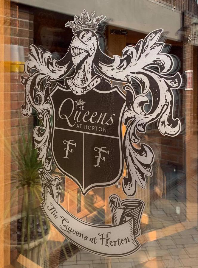 The Queens At Horton Telford Extérieur photo