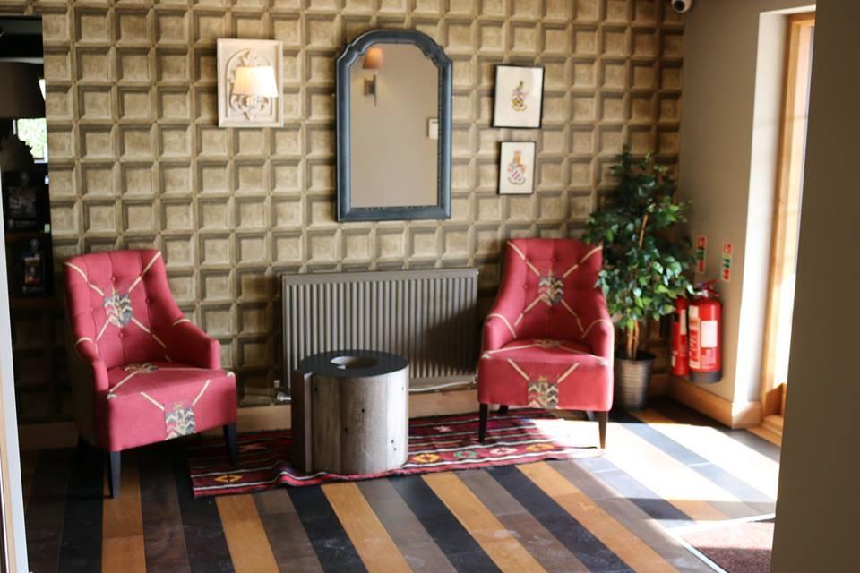 The Queens At Horton Telford Extérieur photo