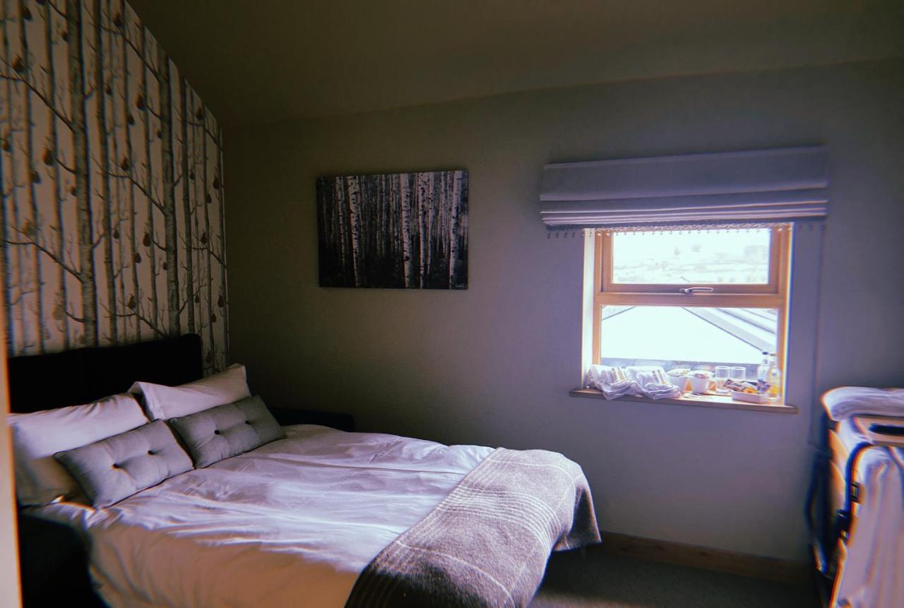 The Queens At Horton Telford Extérieur photo